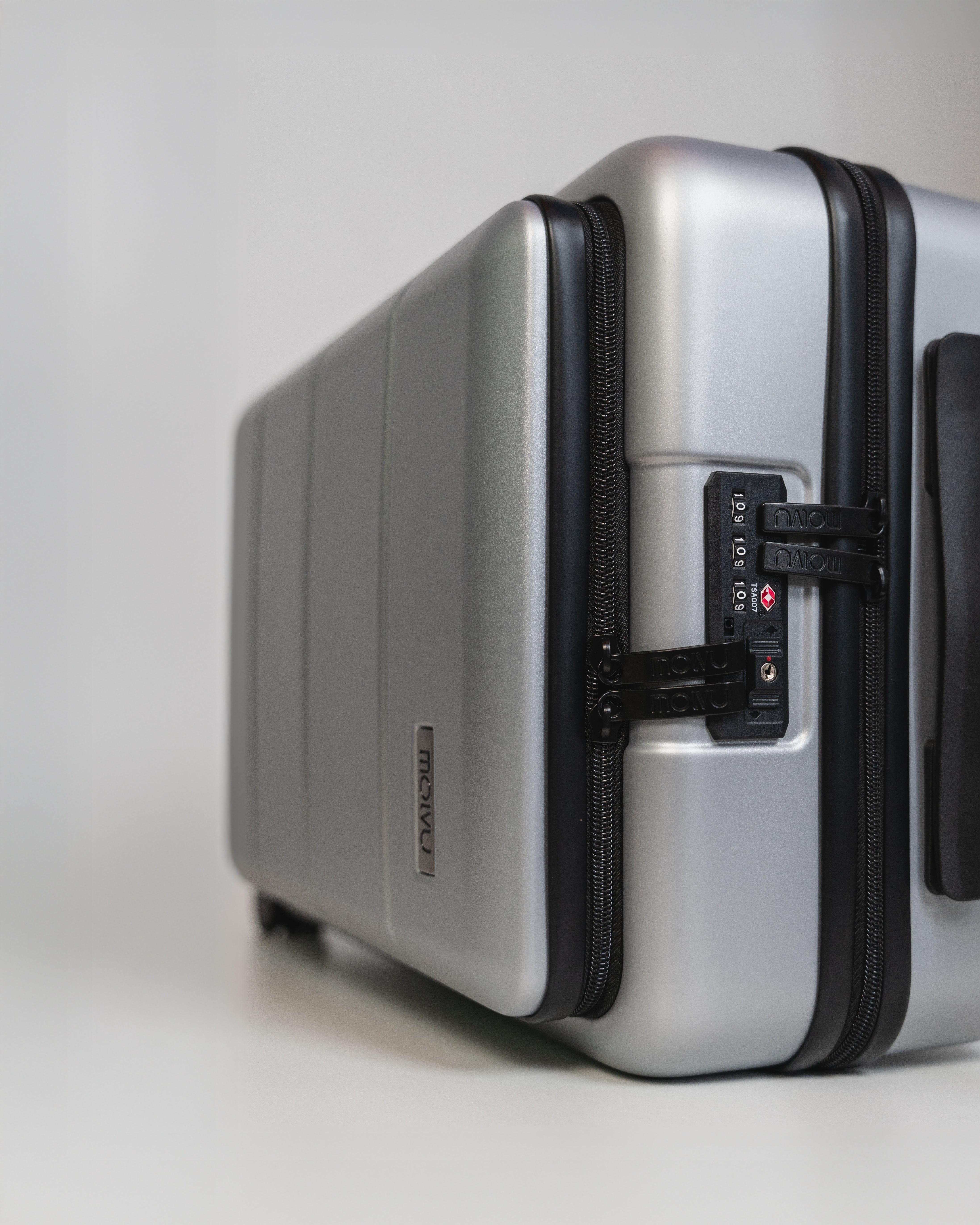 Maleta Viaje 2 (carry on) plateada